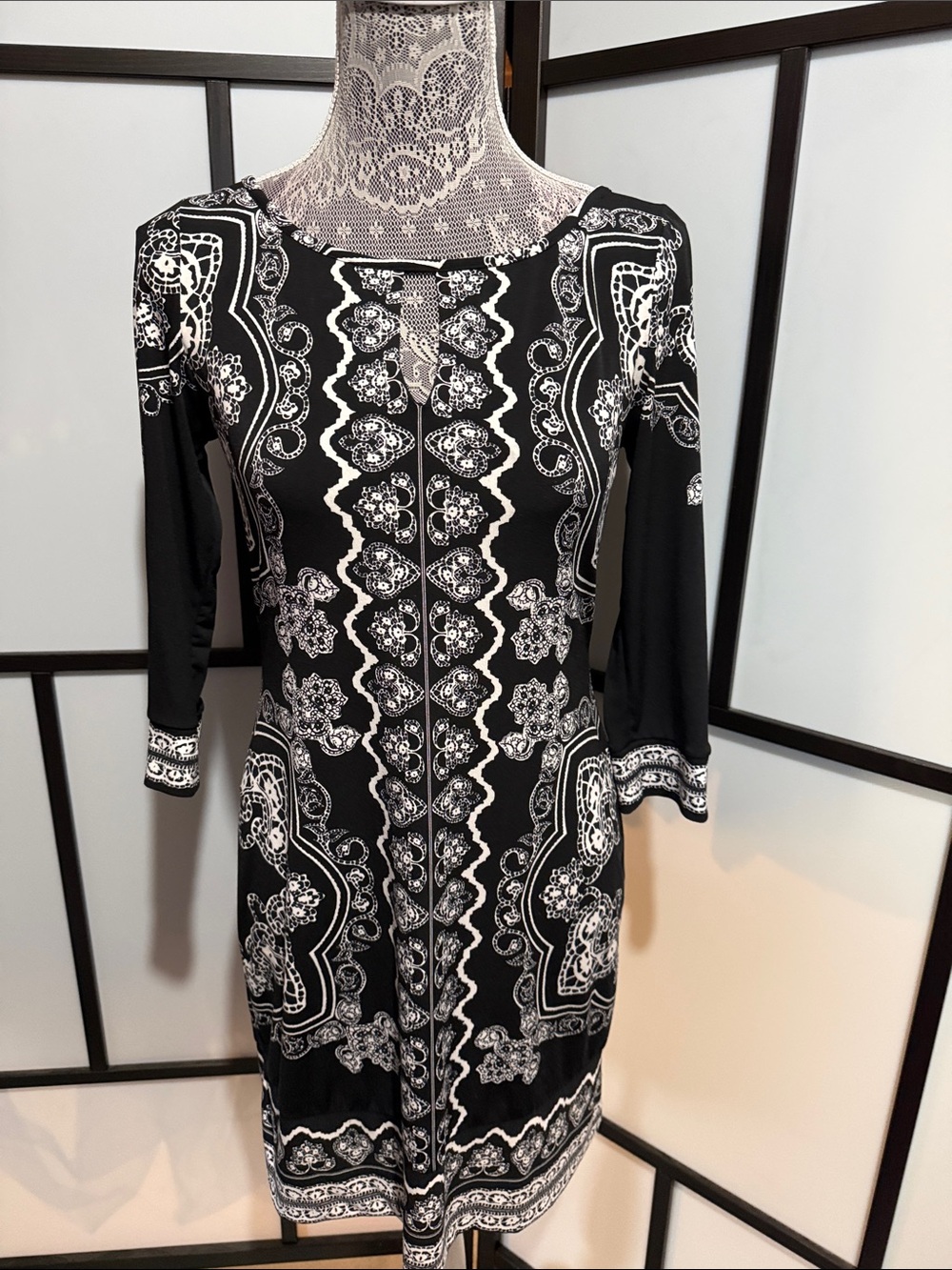 White House Black Market Black & White Long Sleeve Printed Sheath Dress